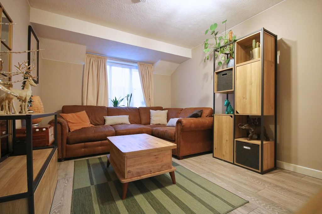 Property photo 3 of 10 liv1 (34).Jpg