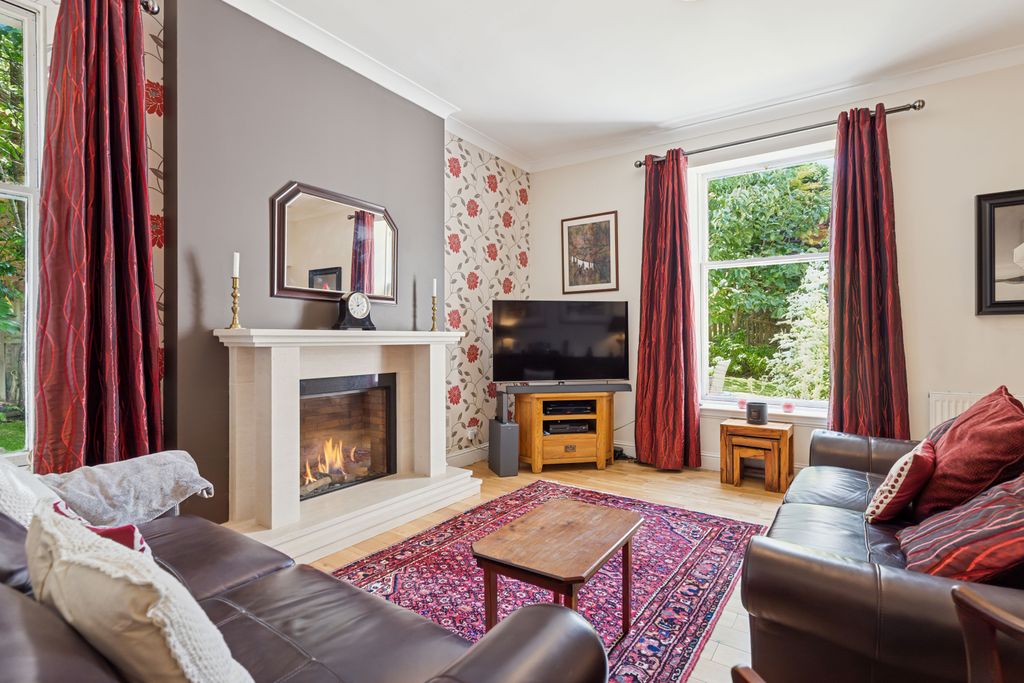 Property photo 2 of 47