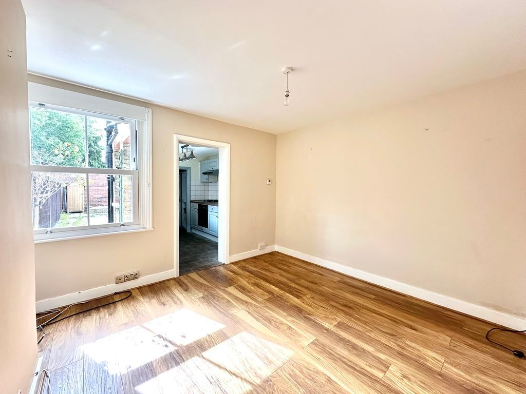 Property photo 3 of 13 Photo 2