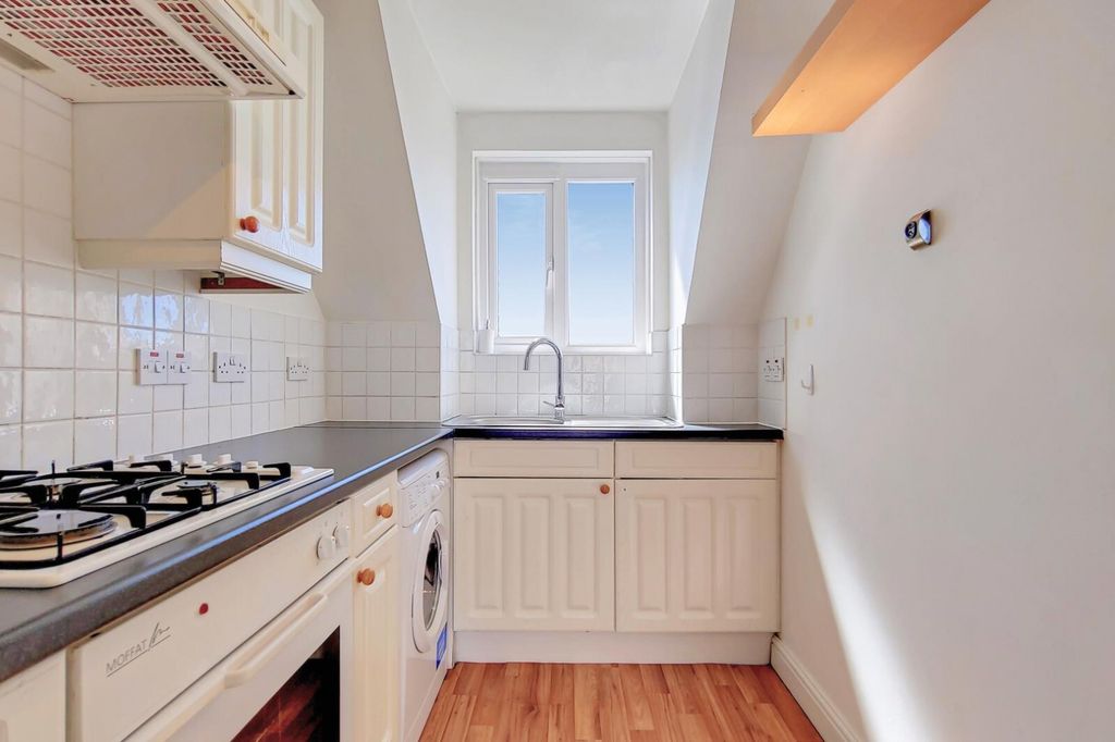 Property photo 3 of 8 Kitchen