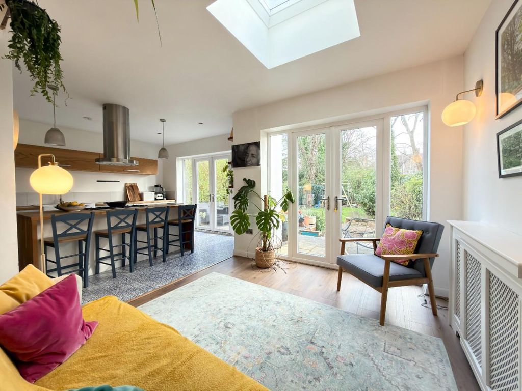 Property photo 2 of 35