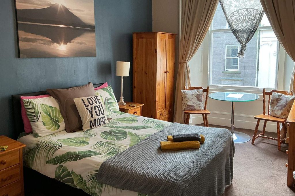 Property photo 3 of 7