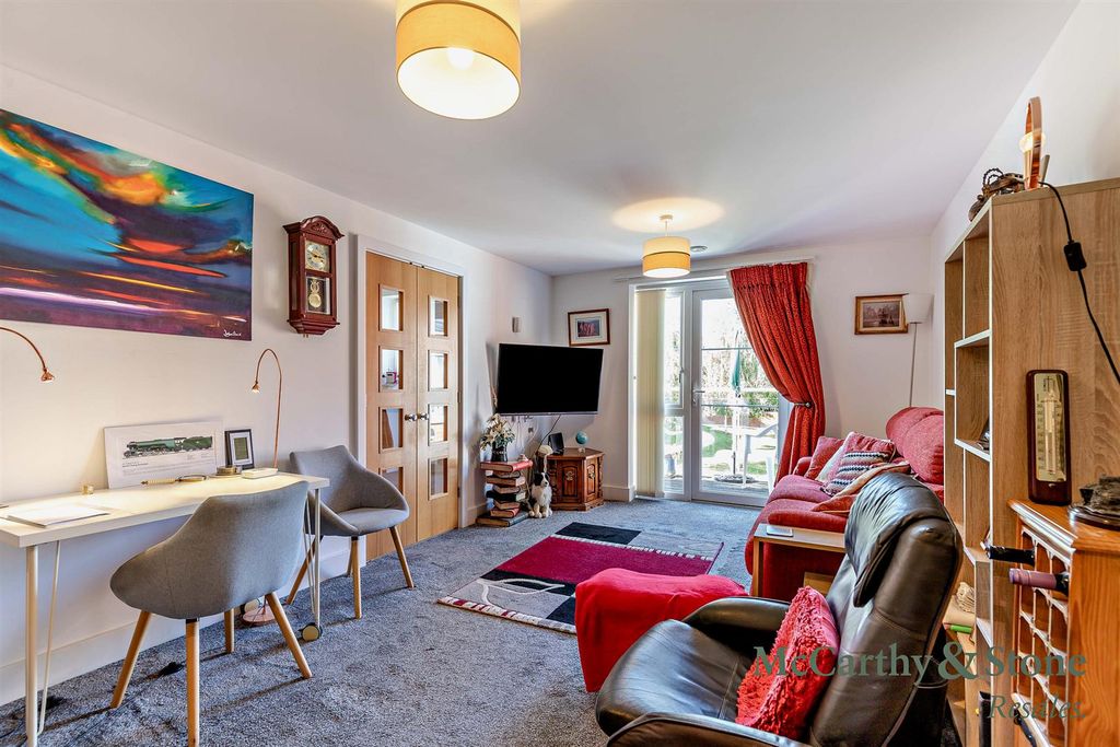 Property photo 2 of 17 8705879-Interior08-800.Jpg