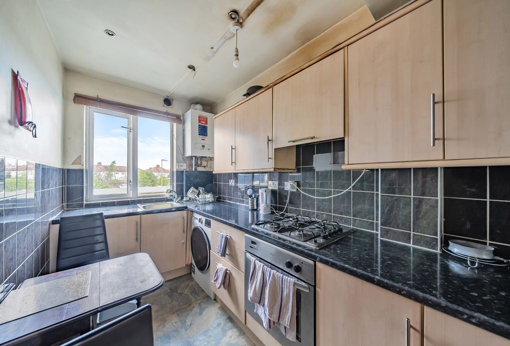Property photo 1 of 12 1315516-14-685d44...