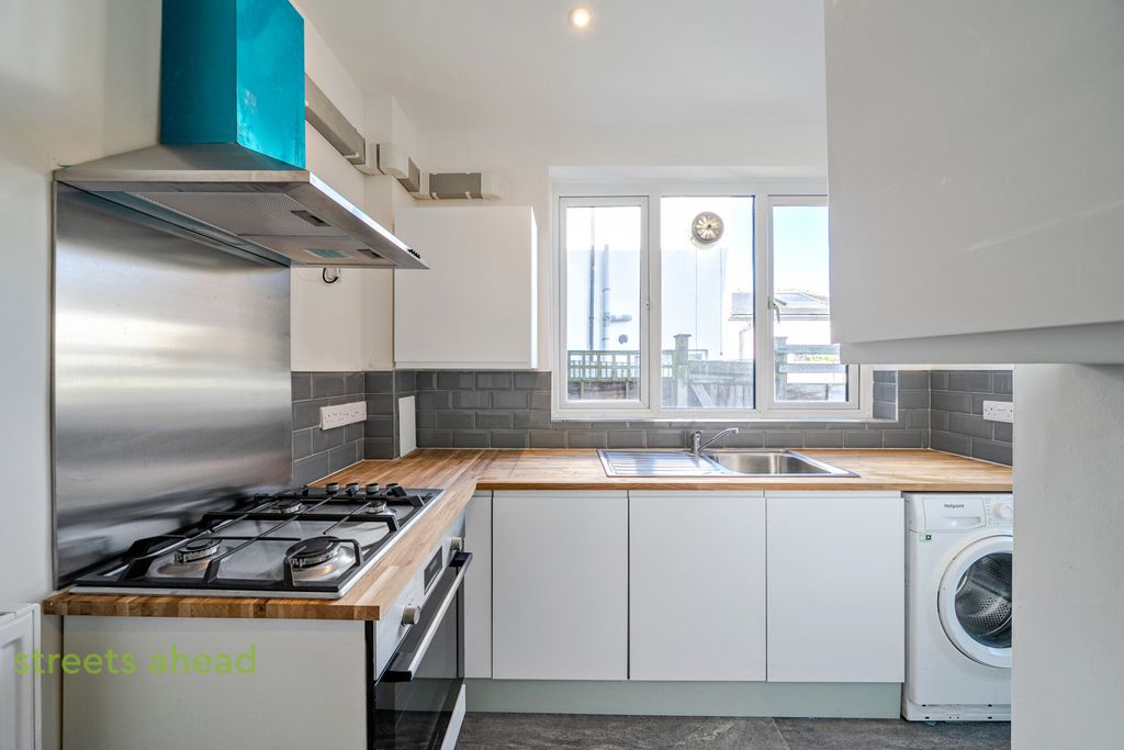 Property photo 3 of 19 d799A7E2-4B55-4A1...