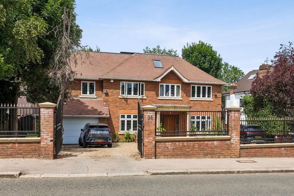 Property photo 1 of 18