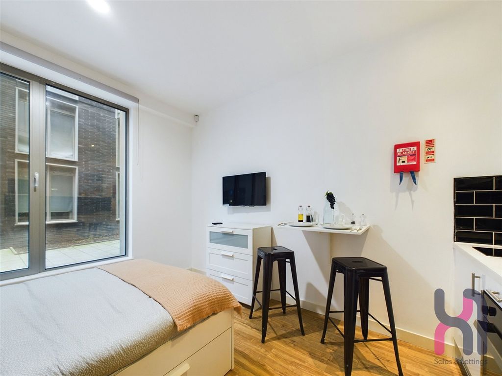 Property photo 3 of 9 Picture No. 13