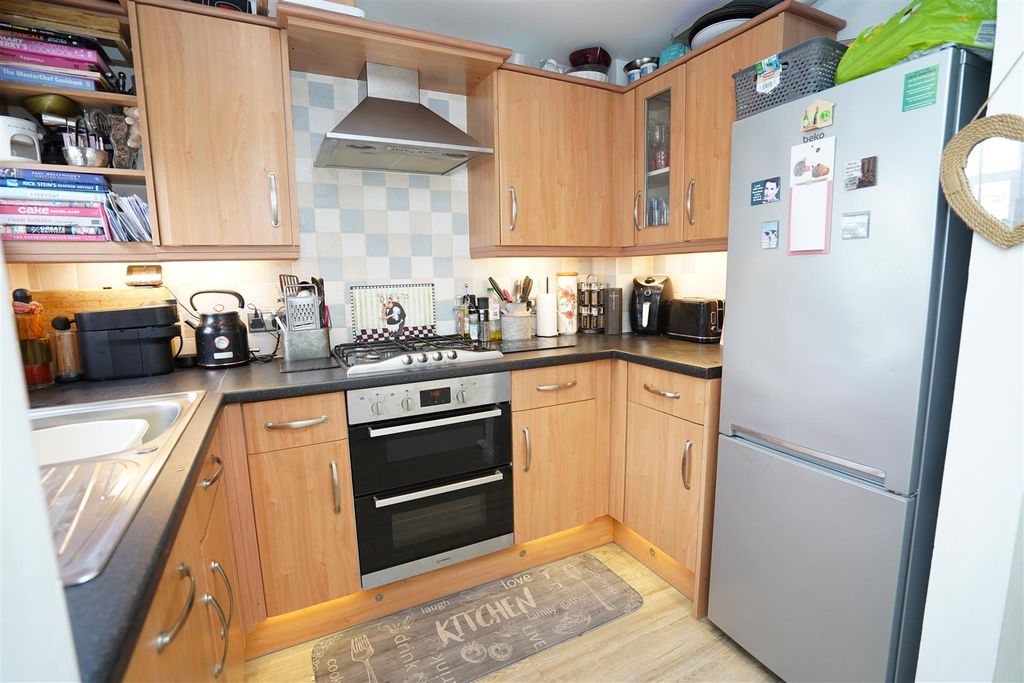 Property photo 2 of 9