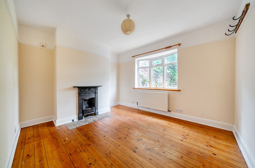 Property photo 3 of 16 1535059-3-1A1302A...