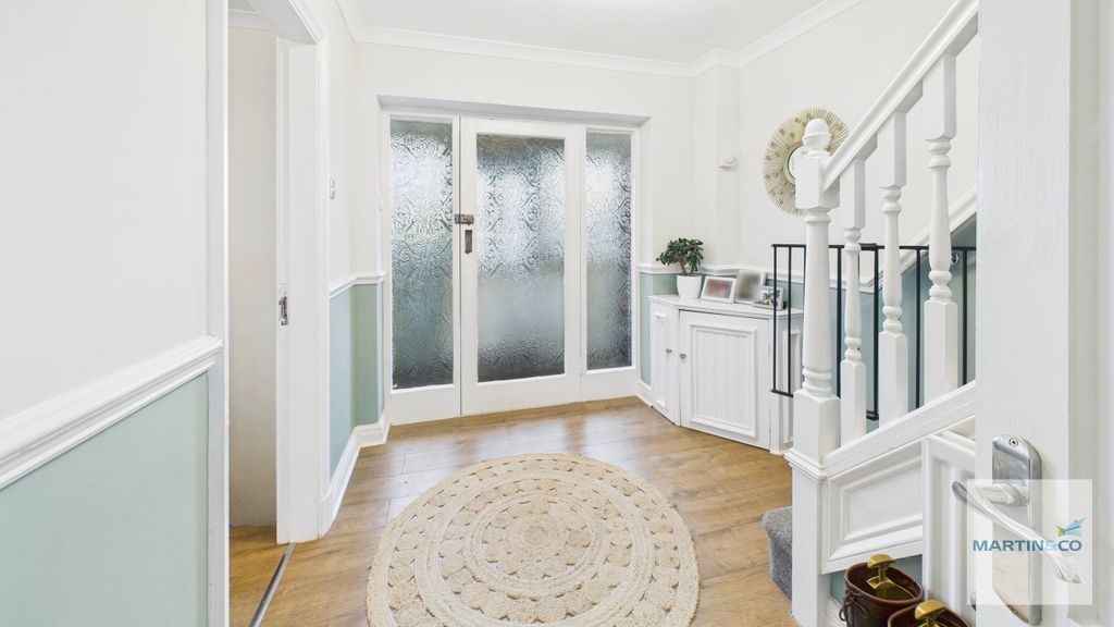 Property photo 2 of 34 Cam03663G0-Pr0227-Still001