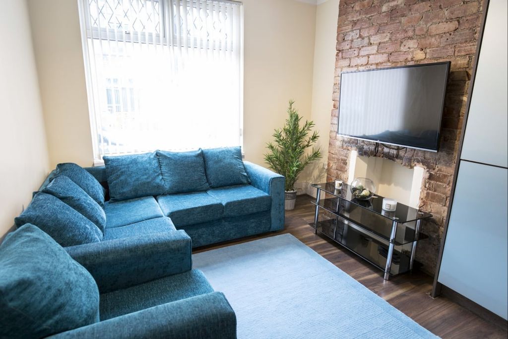 Property photo 3 of 11