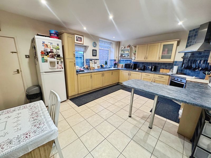 Property photo 2 of 9 Photo 6