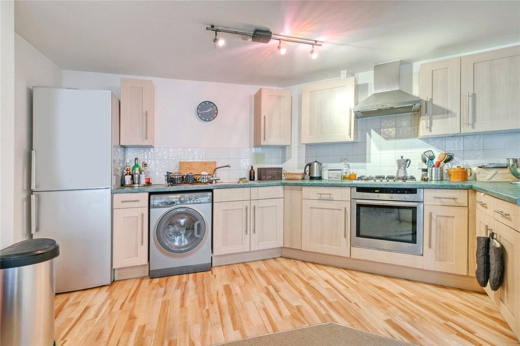 Property photo 2 of 13