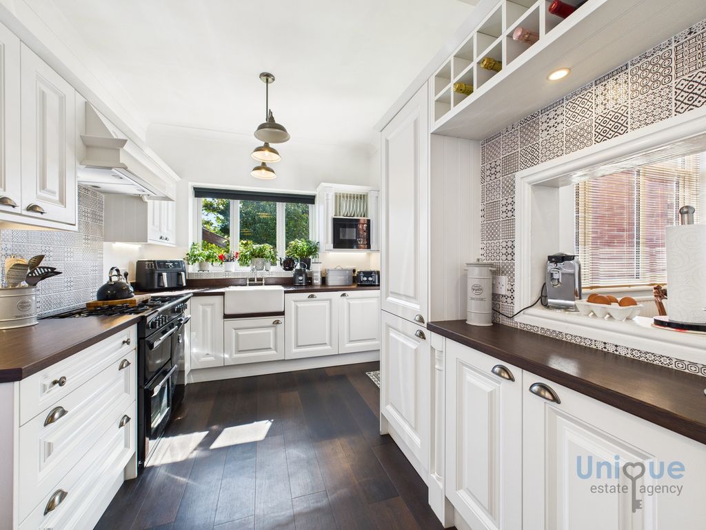 Property photo 3 of 32