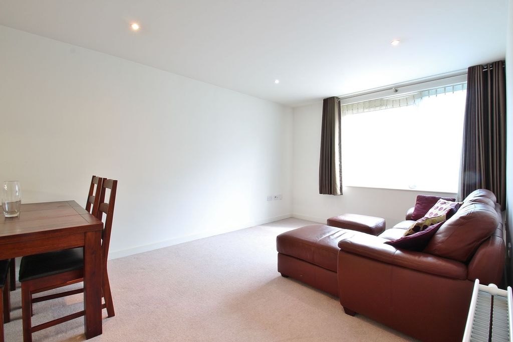 Property photo 2 of 6