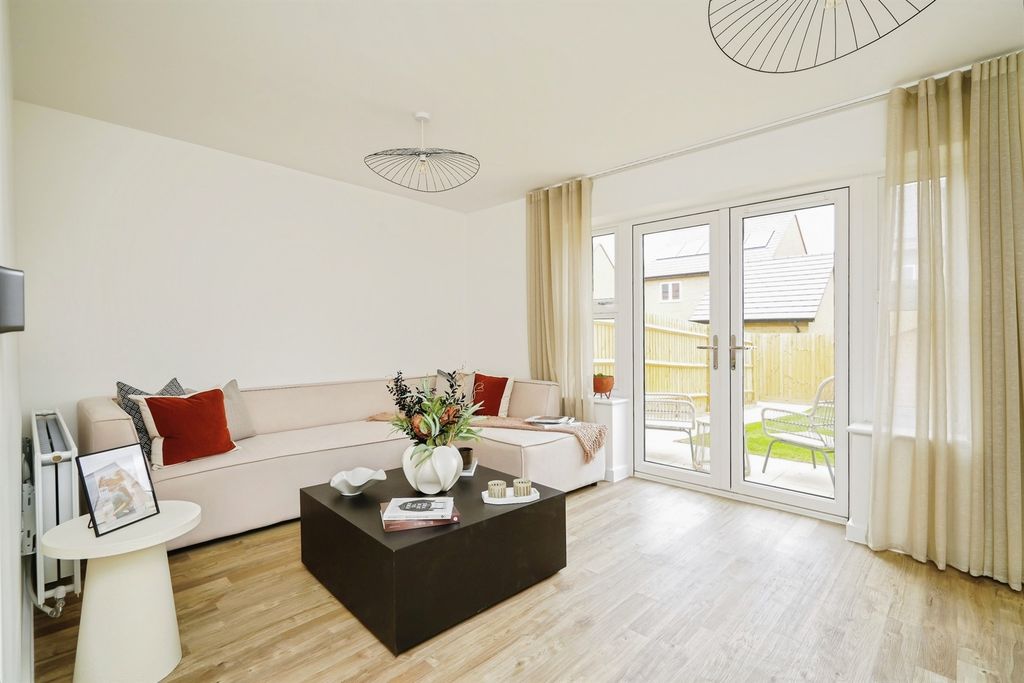 Property photo 2 of 17