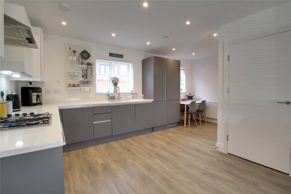 Property photo 2 of 12 Picture No. 12