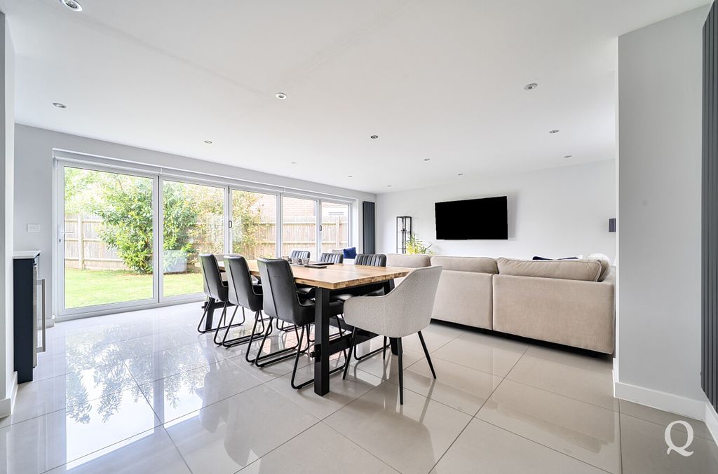 Property photo 3 of 42 A7A87A3A-F8B4-4F3...