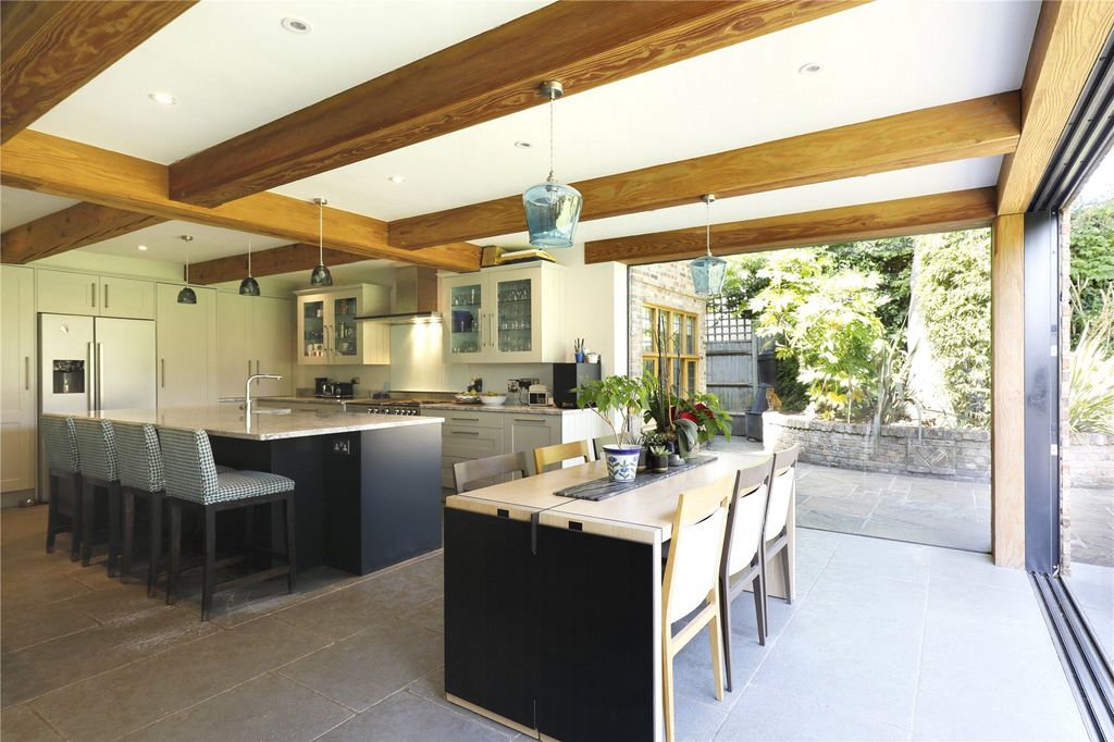 Property photo 1 of 18 Kitchen/Dining