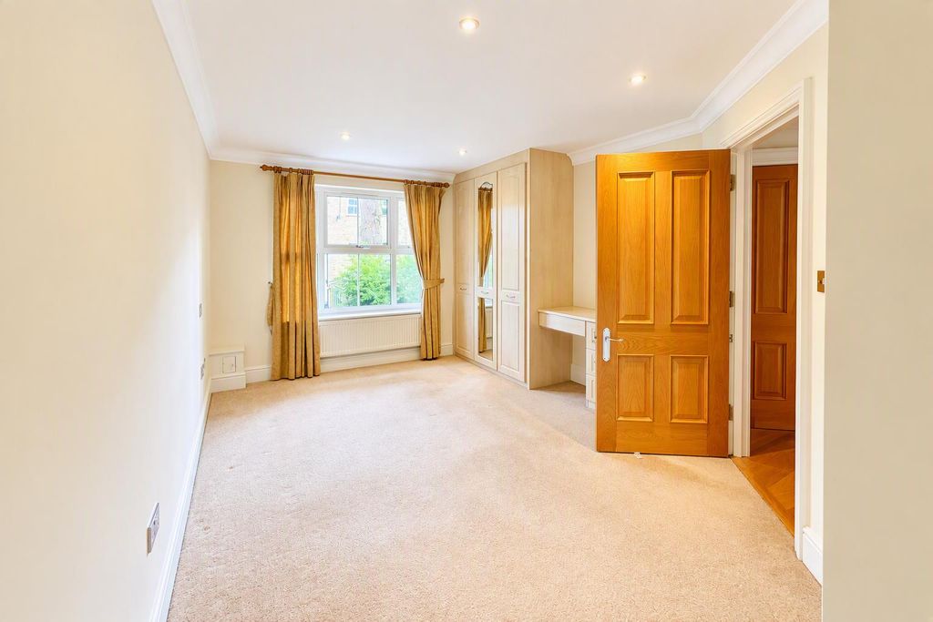 Property photo 3 of 11 Image