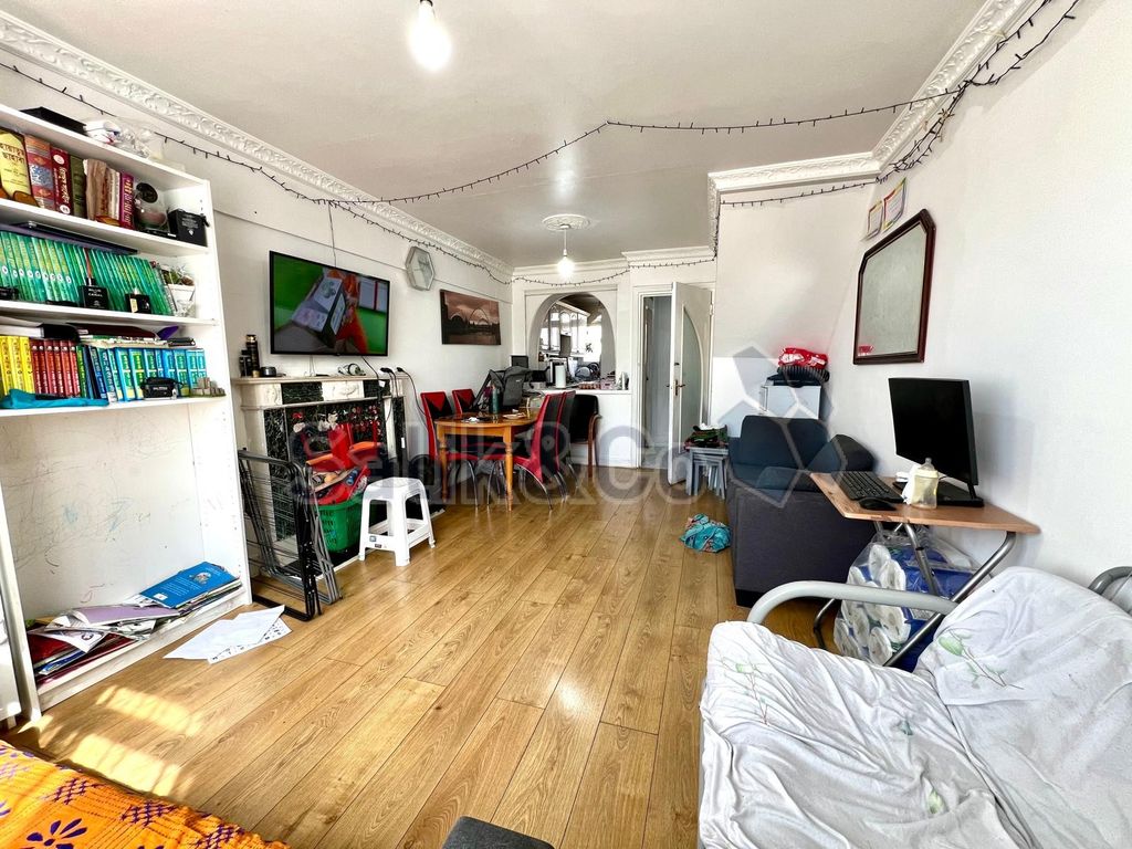 Property photo 3 of 8 Image 3