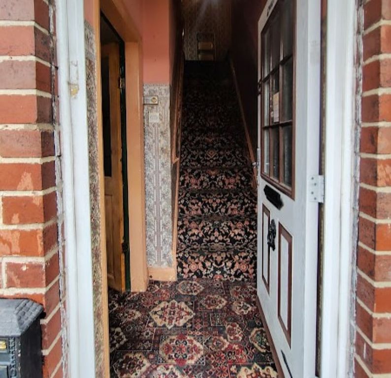 Property photo 2 of 40