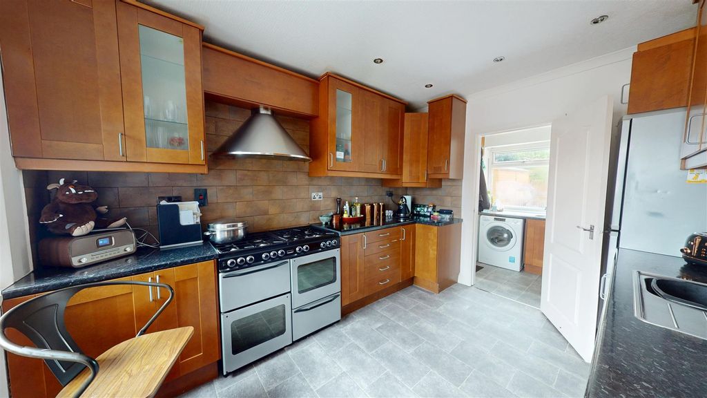 Property photo 2 of 20 Kitchen