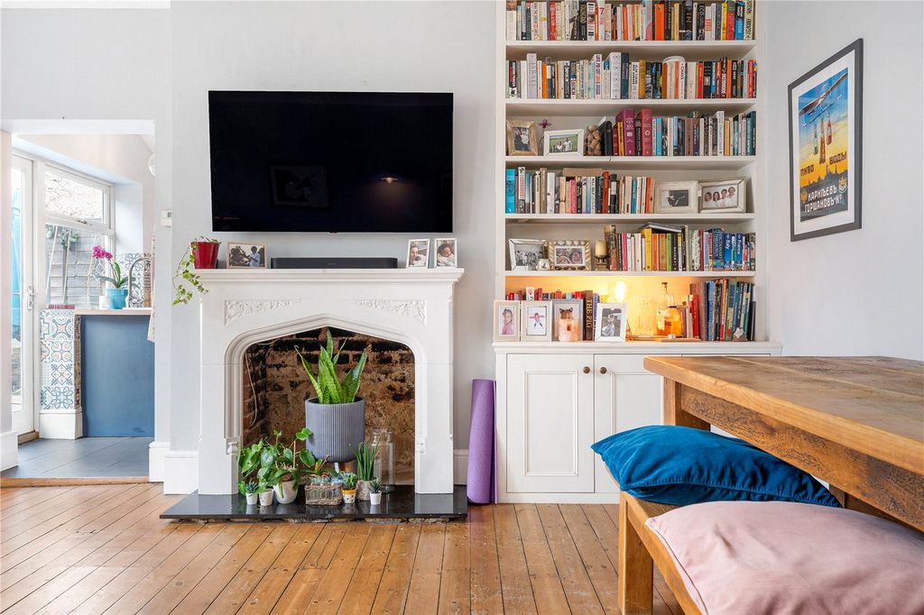 Property photo 2 of 15 Picture No. 23