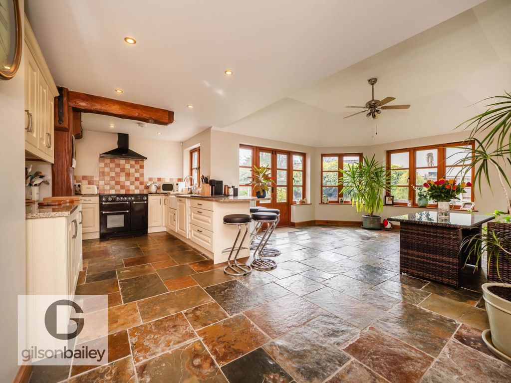 Property photo 2 of 26