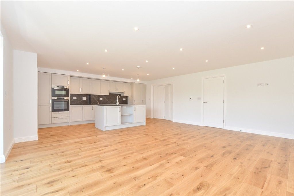 Property photo 3 of 22 Kitchen/Dining Room