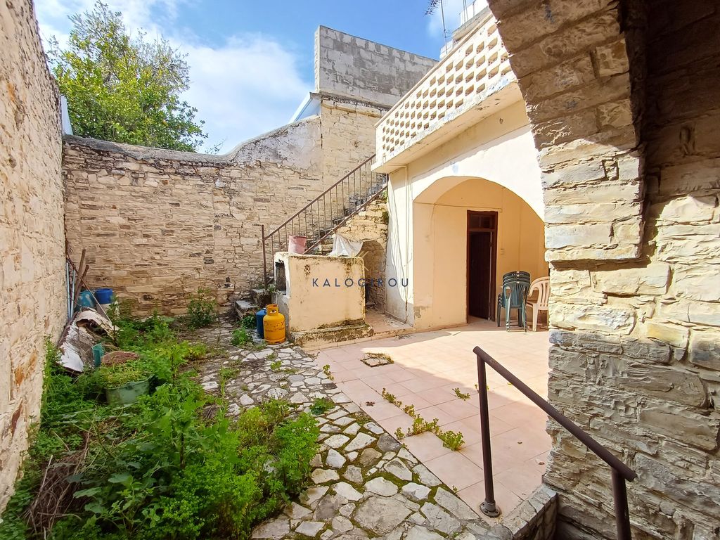 Property photo 3 of 18