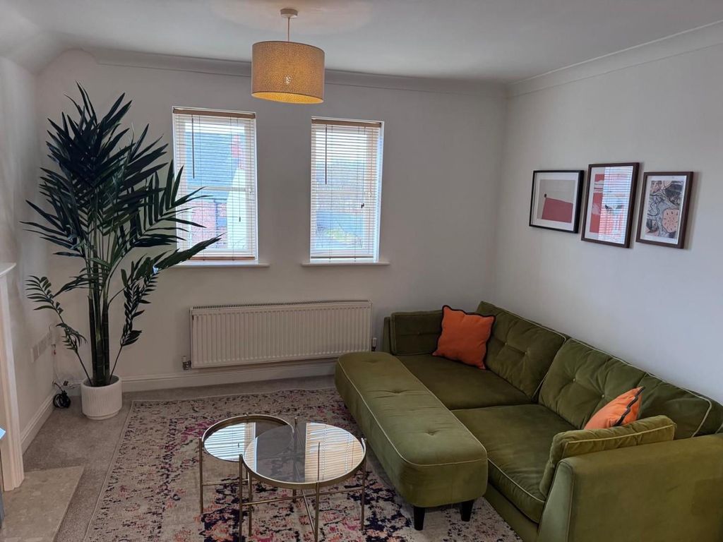 Property photo 2 of 12 7A084506-c394-4115-A9A6-363780E10506.Jpg