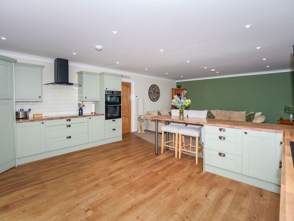 Property photo 3 of 41