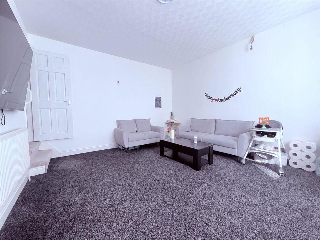 Property photo 3 of 10 Living Room