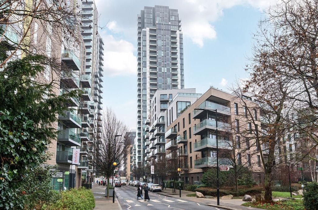 Property photo 1 of 15 Davidson Frost-Wellings, Dfw, London, Ext.Jpg