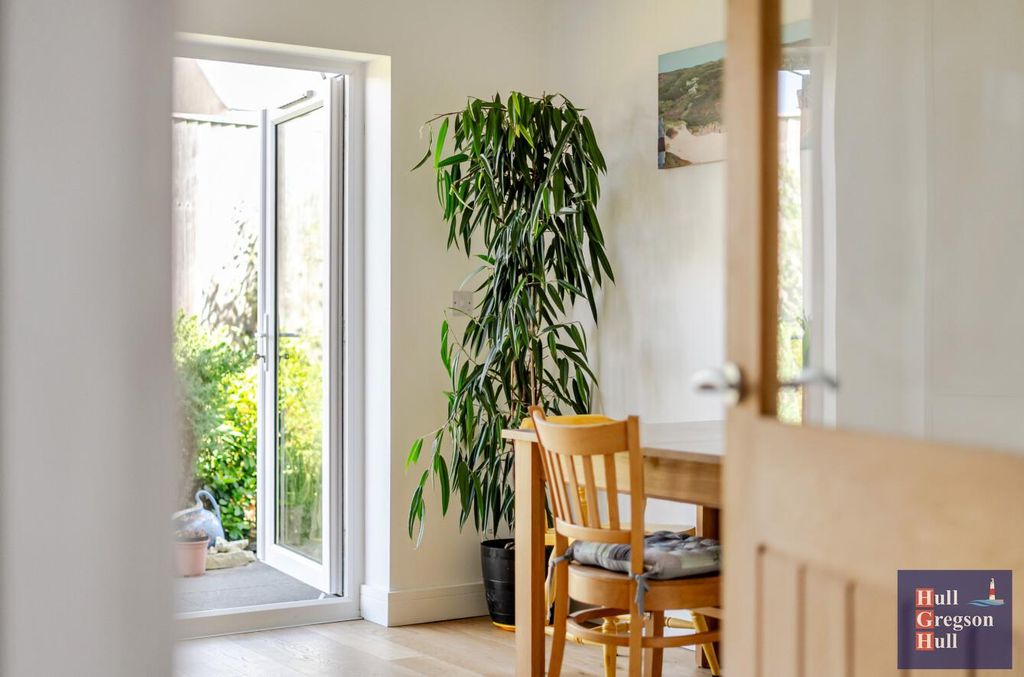 Property photo 2 of 31 459Eed9E-5878-4E91-88Bc-Cf29683Bb0F7.Jpg