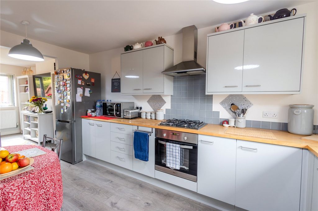 Property photo 3 of 27 Picture No. 23