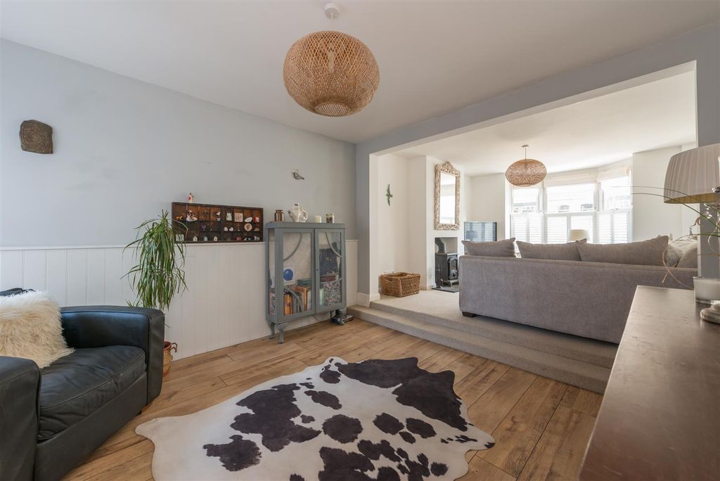 Property photo 3 of 17 52Clare-8.Jpg