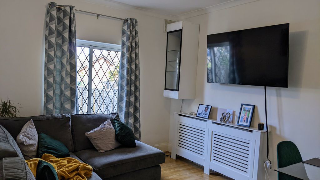 Property photo 1 of 8 Reception Room