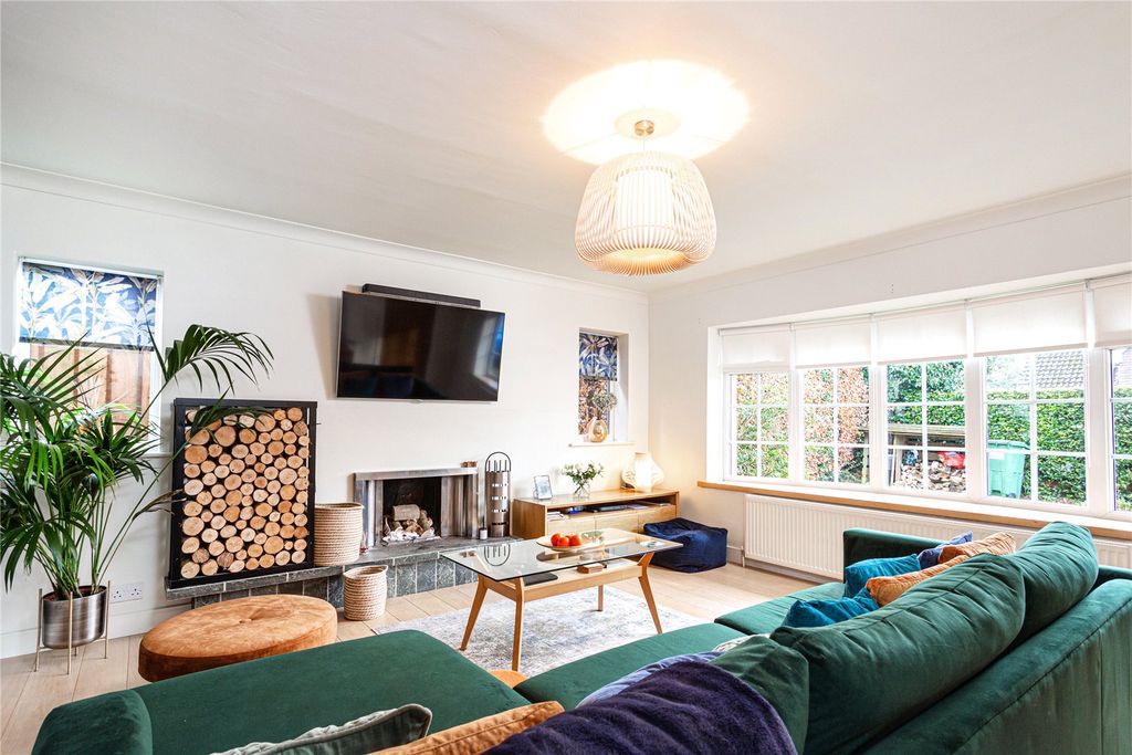 Property photo 2 of 20 Photos