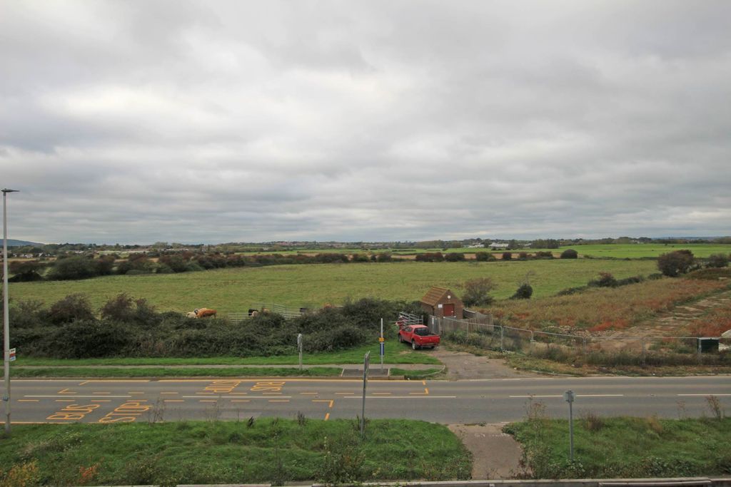 Property photo 3 of 30