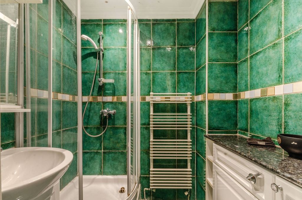 Property photo 3 of 6