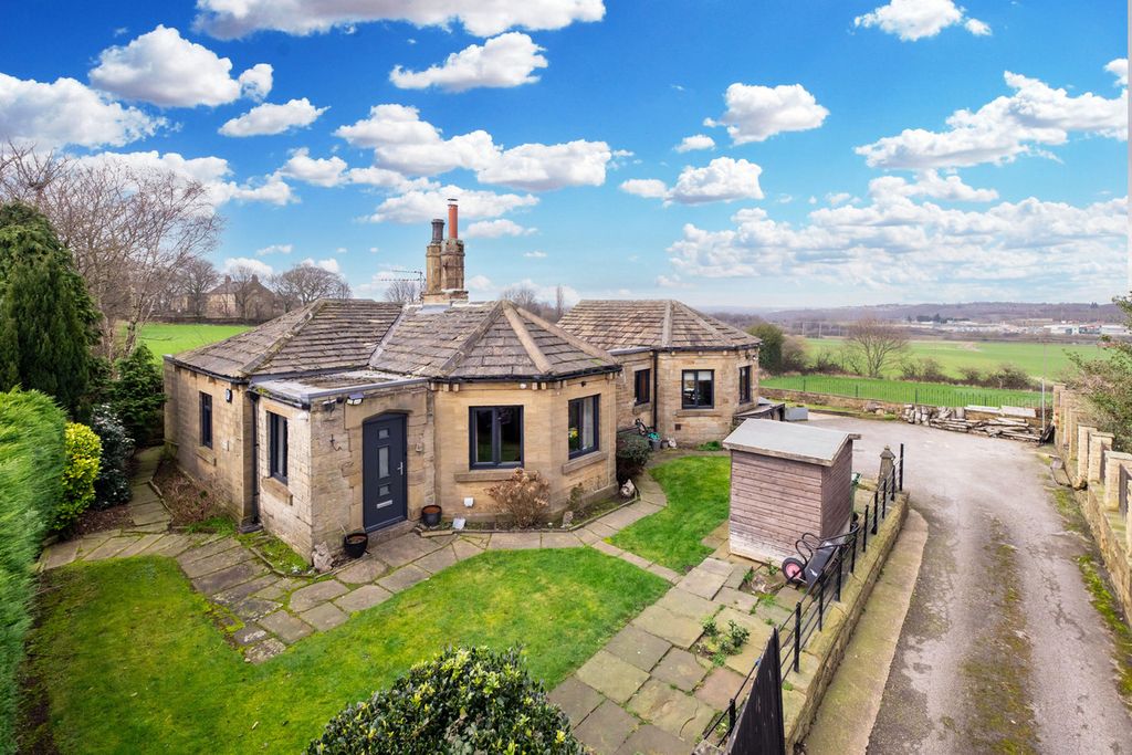 Property photo 1 of 36