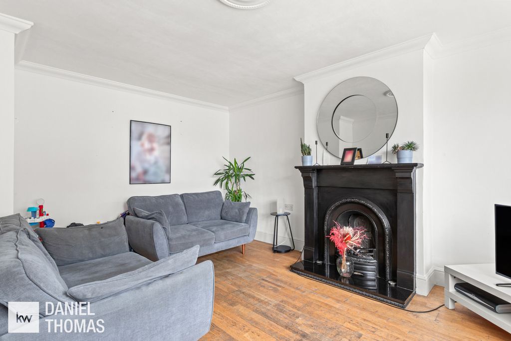 Property photo 2 of 19