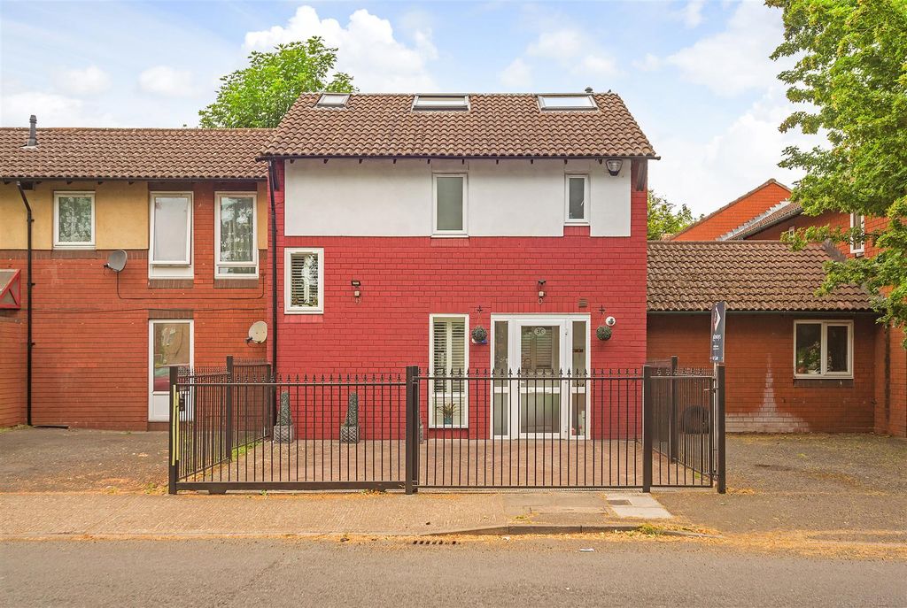 Property photo 1 of 15 Selby Road-1.Jpg