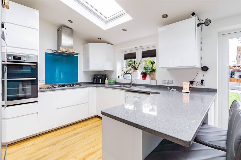 Property photo 2 of 17