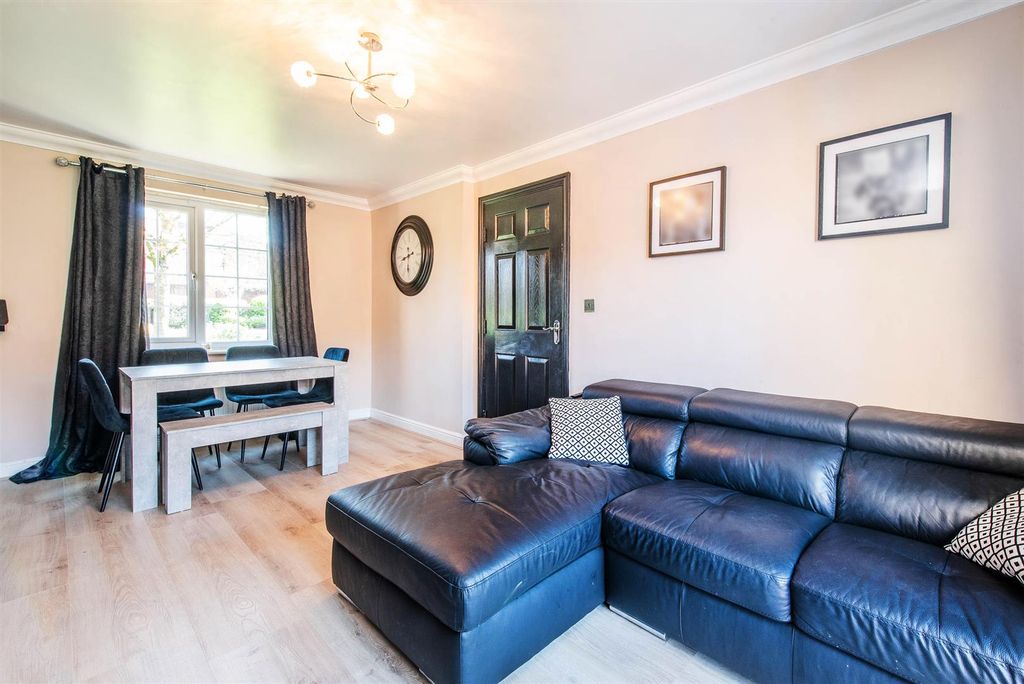 Property photo 3 of 22 Lounge/Diner