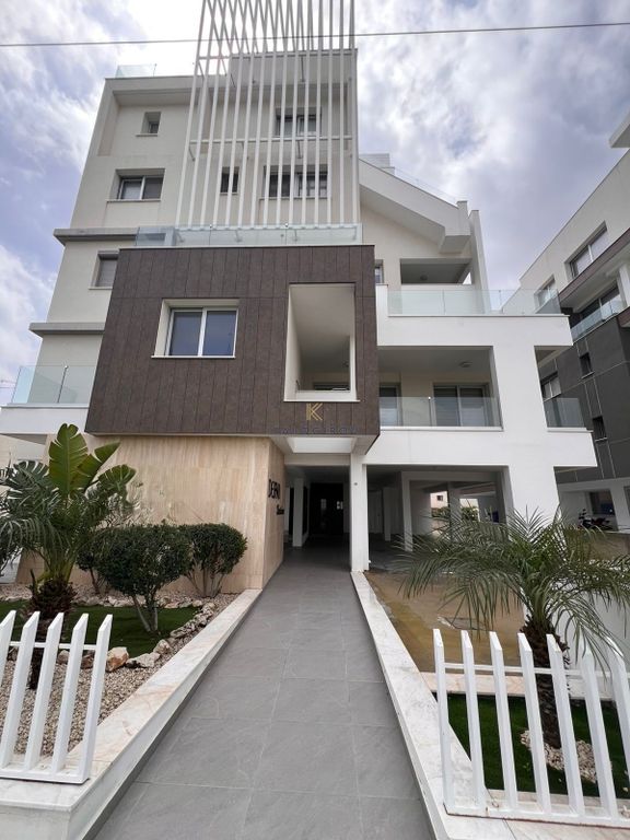 Property photo 1 of 25