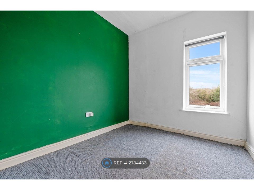 Property photo 3 of 11 Bedroom