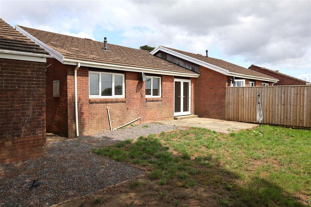 Property photo 2 of 11 Location